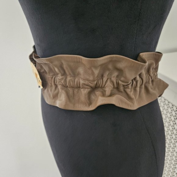 Vintage Leather Elastic Belt With Gold Tone Buckle - Picture 2 of 7